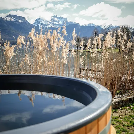 Venez Chez Vous - Aux Premieres Loges Pieds Dans L'eau