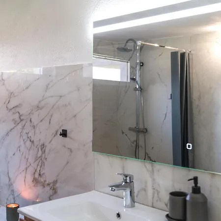 Apartment Venez Chez Vous - Aux Premieres Loges Pieds Dans L'eau Sevrier